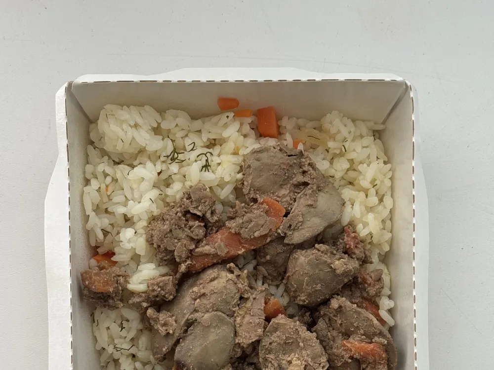 Карамелизированная печень с отварным картофелем