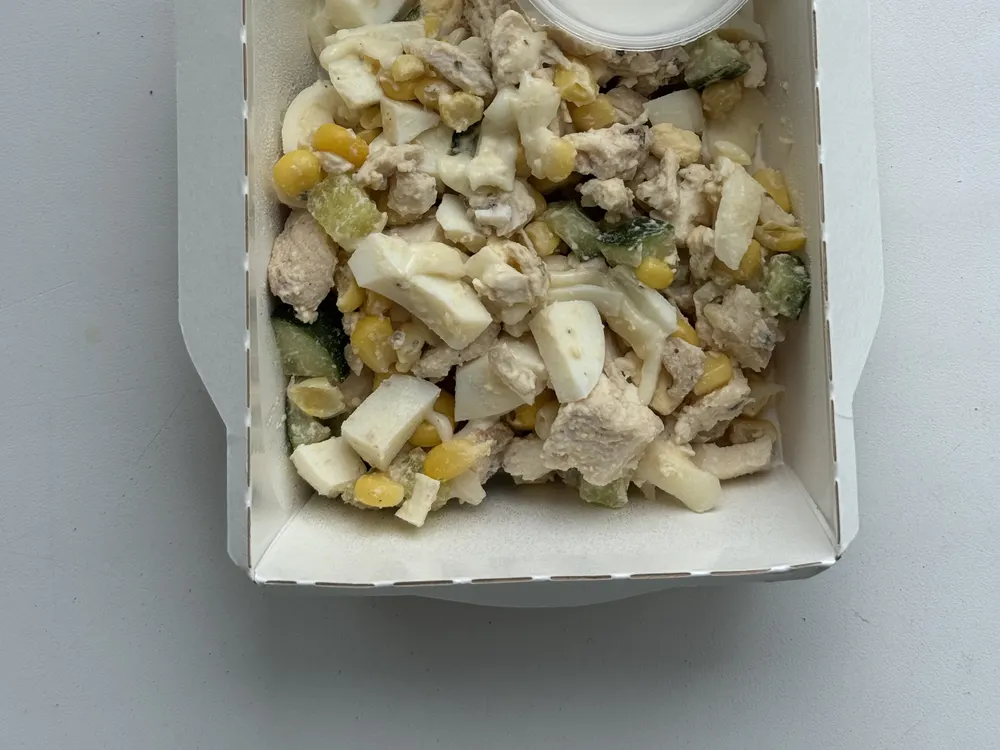 Салат с кукурузой и куриной грудкой