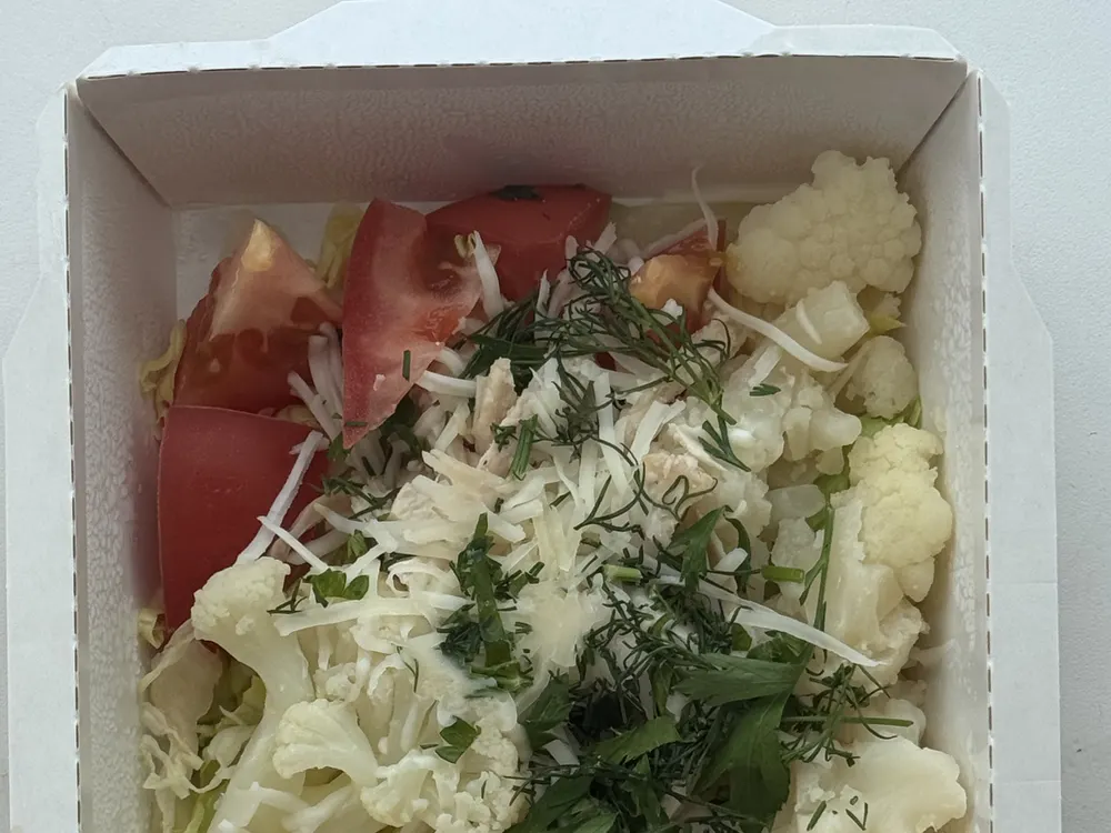 Салат с запечённой цветной капустой