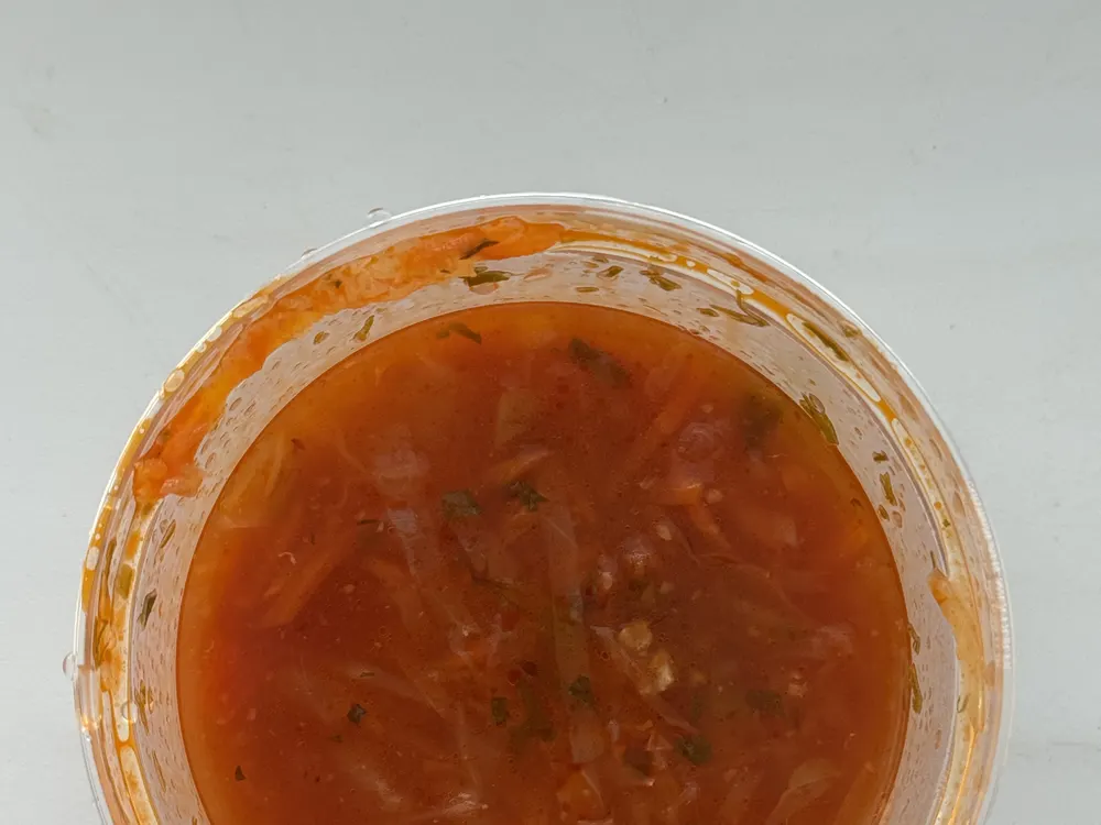 Салат с тунцом и солёными огурцами